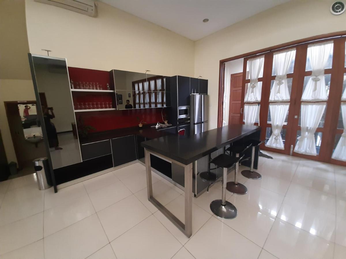 Alloro Guesthouse Пачитан Экстерьер фото